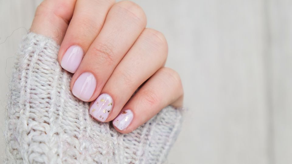 stylizacja paznokci w zaciszu domowym: jak samodzielnie zrobić piękny manicure